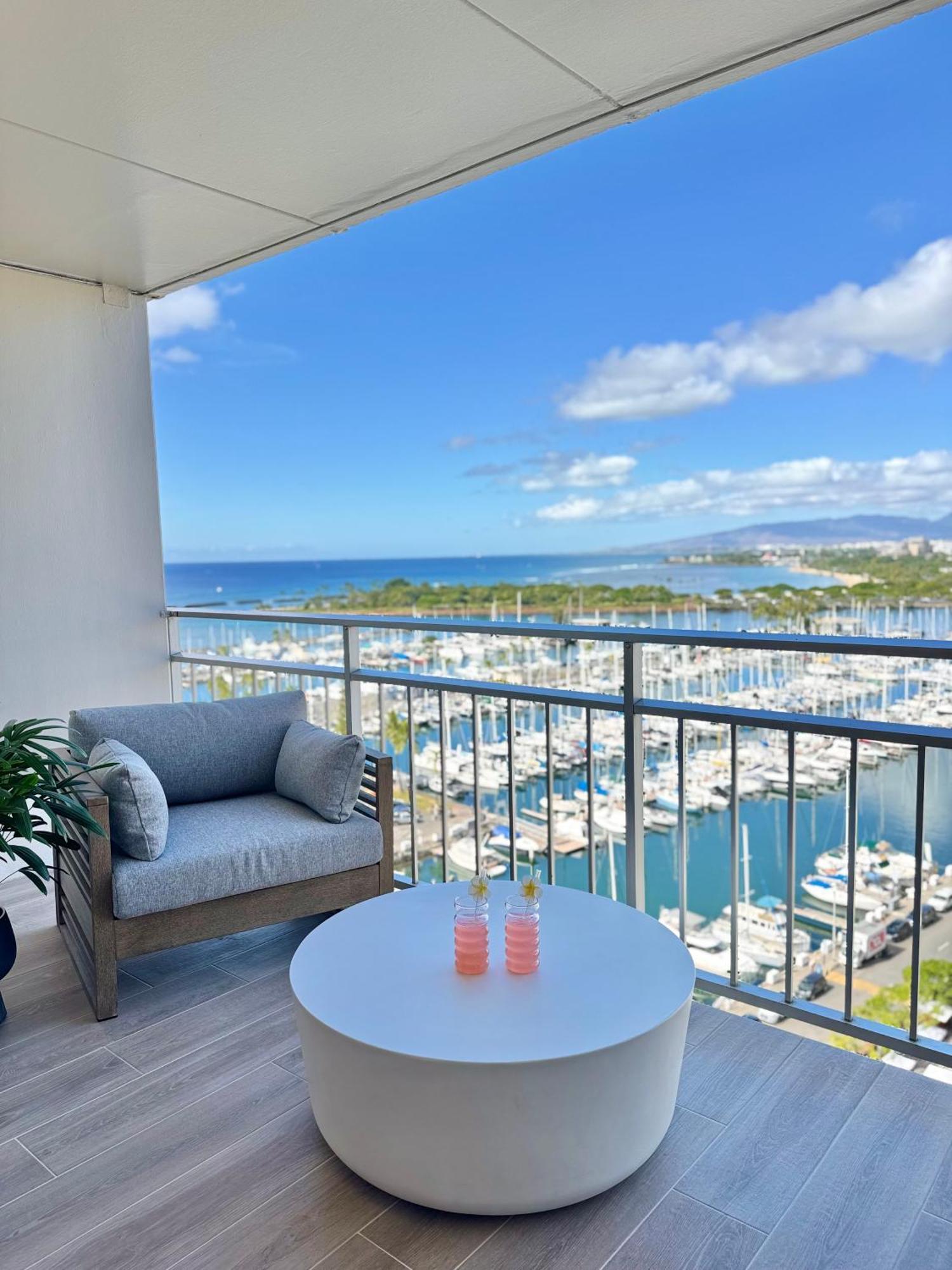 Panoramic Oceanview Resort - Full Kitchen In Each Room, 2 Swimming Pools, Onsite Restaurants, Fireworks Every Friday Χονολουλού Εξωτερικό φωτογραφία