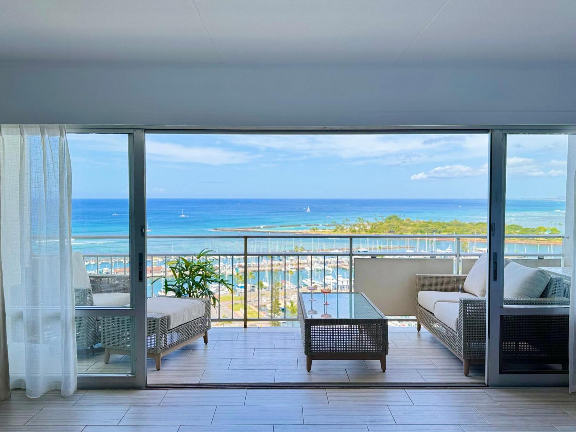 Panoramic Oceanview Resort - Full Kitchen In Each Room, 2 Swimming Pools, Onsite Restaurants, Fireworks Every Friday Χονολουλού Εξωτερικό φωτογραφία