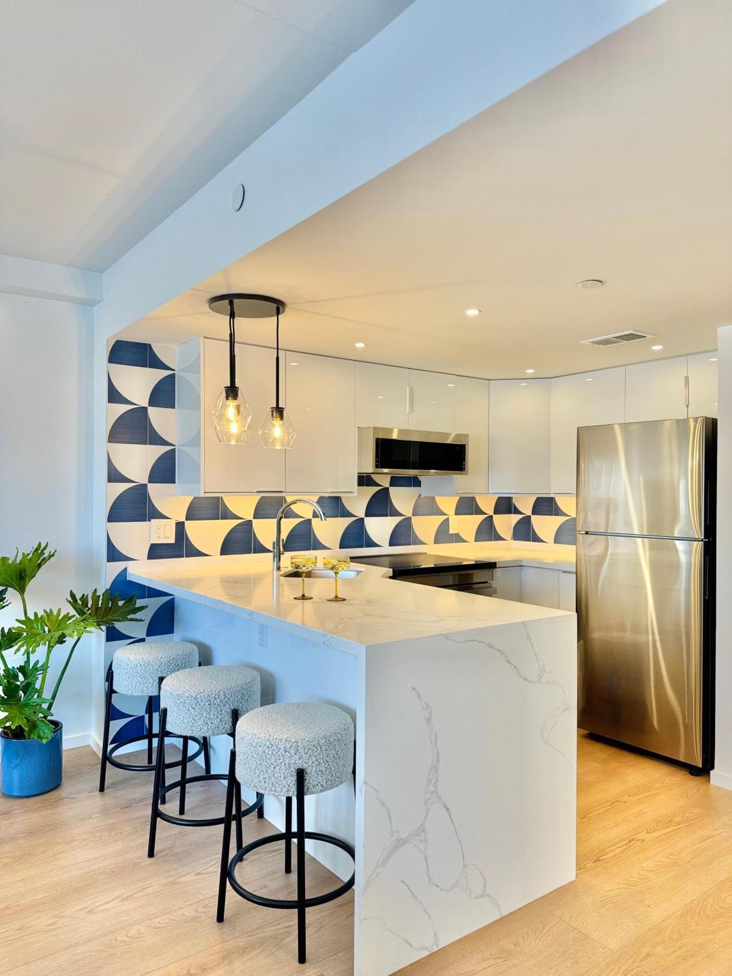 Panoramic Oceanview Resort - Full Kitchen In Each Room, 2 Swimming Pools, Onsite Restaurants, Fireworks Every Friday Χονολουλού Εξωτερικό φωτογραφία